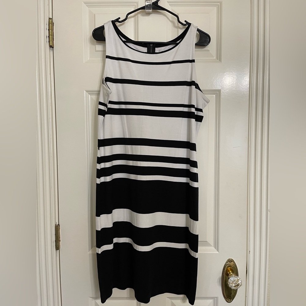 Liz Claiborne - Sleeveless Black and White Dress - EUC!